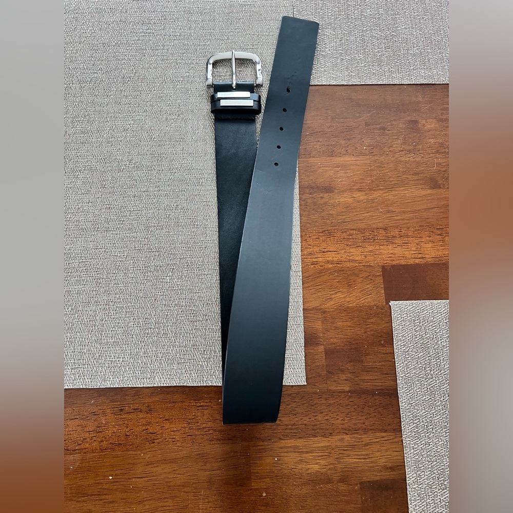 Tahari leather belt